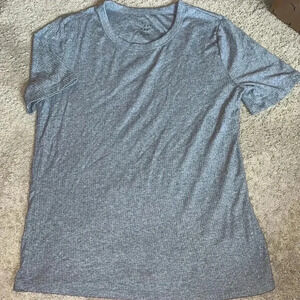 Woman’s top size large gray